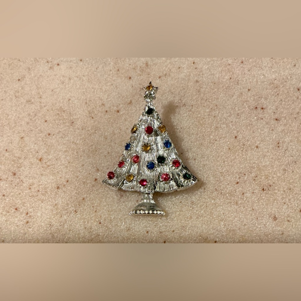 Festive Christmas Tree Brooch
